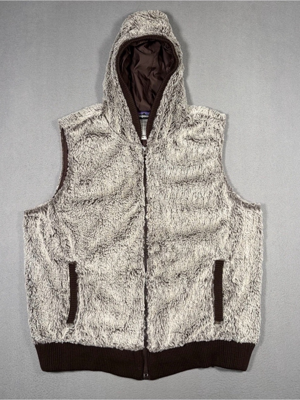 Patagonia Conejo Vest Women’s XL Gray Hooded Full Zip Faux Fur Fleece Pockets